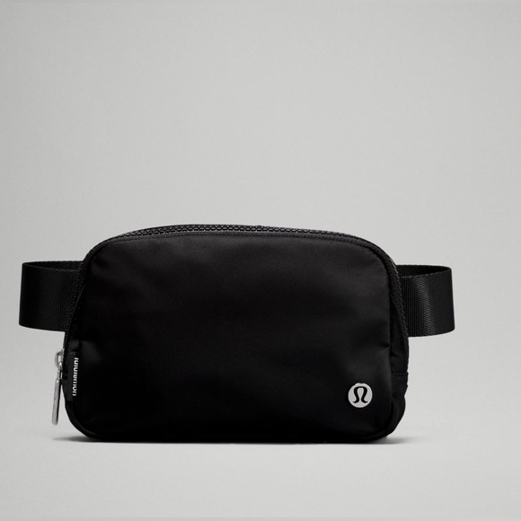 lululemon athletica Handbags - BNWT Lululemon Everywhere Belt Bag Black 1 Litre